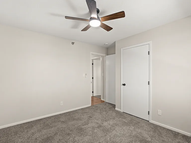 428 Stonehaven Dr #21 — Photo 9