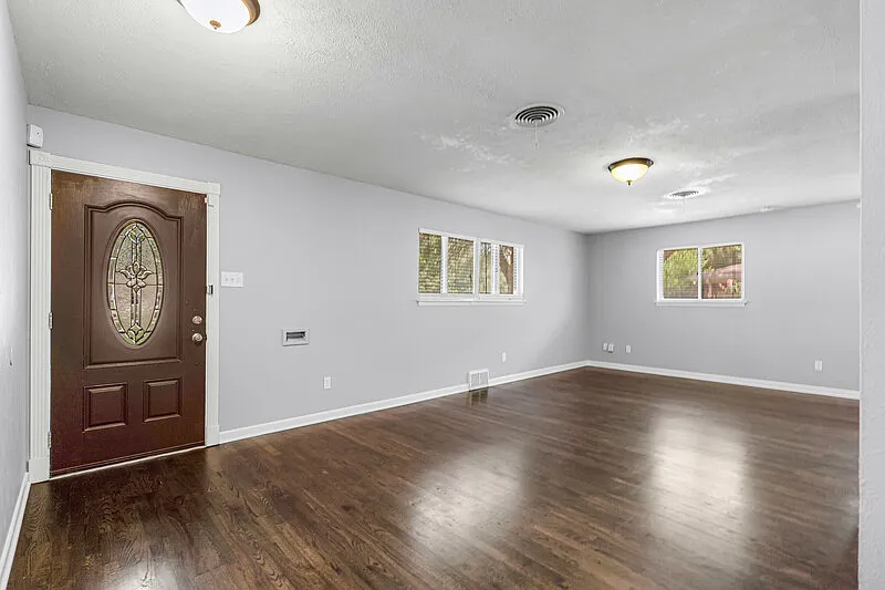 3 bed, 2.0 bath, 1614 sqft, $3,500 — Photo 3