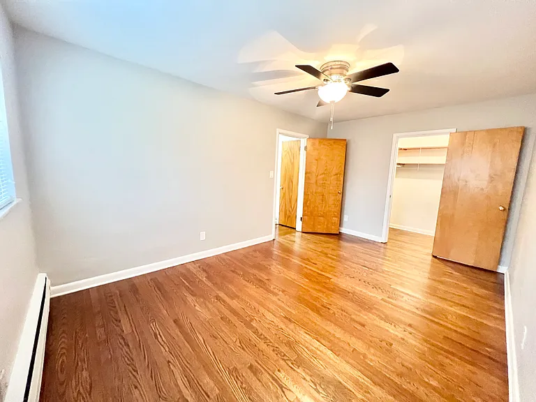 See entry of walk-in closet