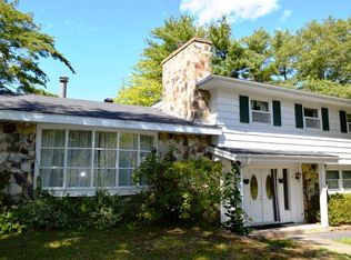 36 Acadia St, Bridgewater, NS B4V2B2
