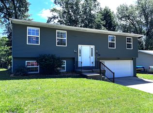 718 Wheaton Rd, Iowa City, IA 52246