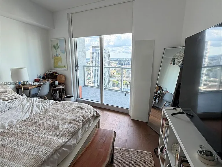185 SW 7th St #3209 — Photo 45
