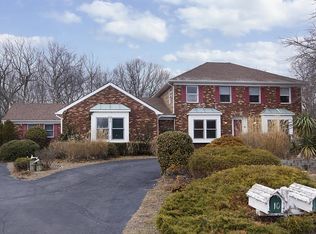 10-12 Gamay Ct, COMMACK, NY 11725