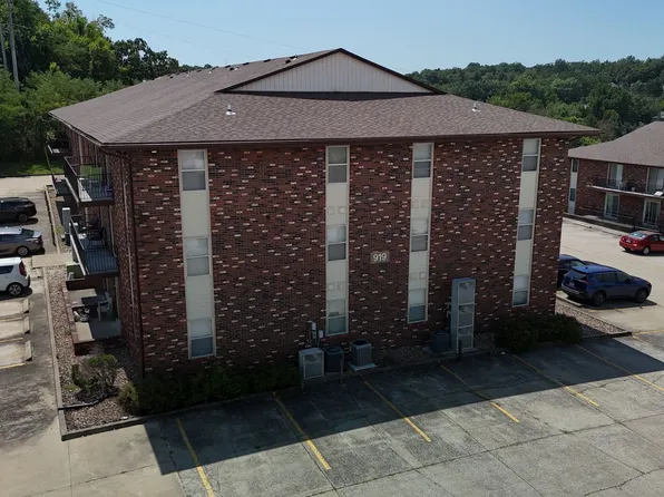 919 Southwest Blvd #M, Jefferson City, MO 65109