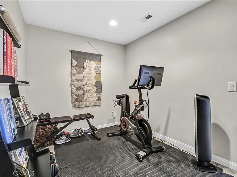 2740 Highland Way — Photo 15