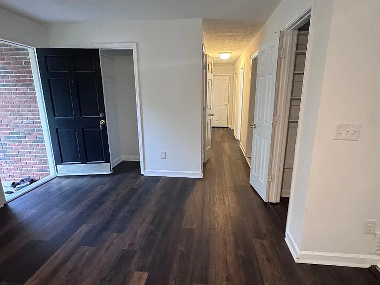 528 Fort St — Photo 3