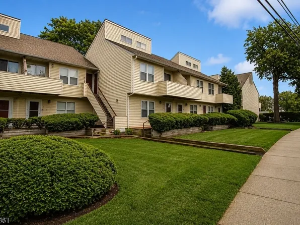 156 Liberty St #8, Little Ferry Boro, NJ 07643