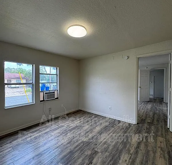 602 Emma St #1 — Photo 9