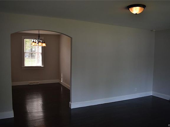 3rd image of 3225 Delano St