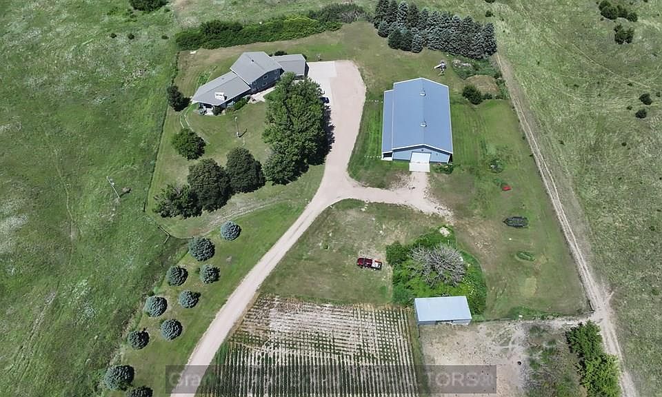 1st image of 701 W 18th Rd