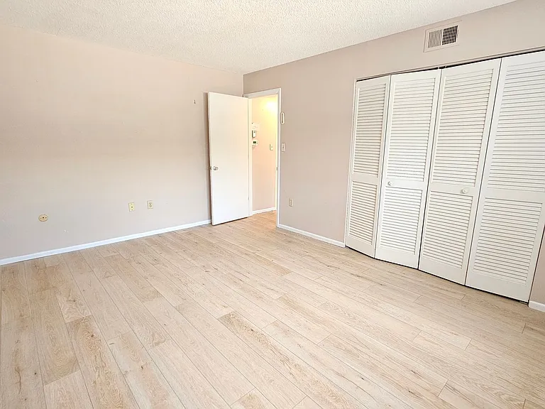 509 W Venice Ave #102 — Photo 17