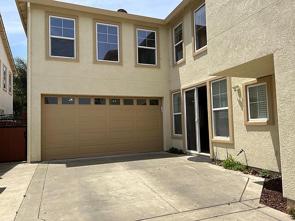 3rd image of 651 Verona Ct