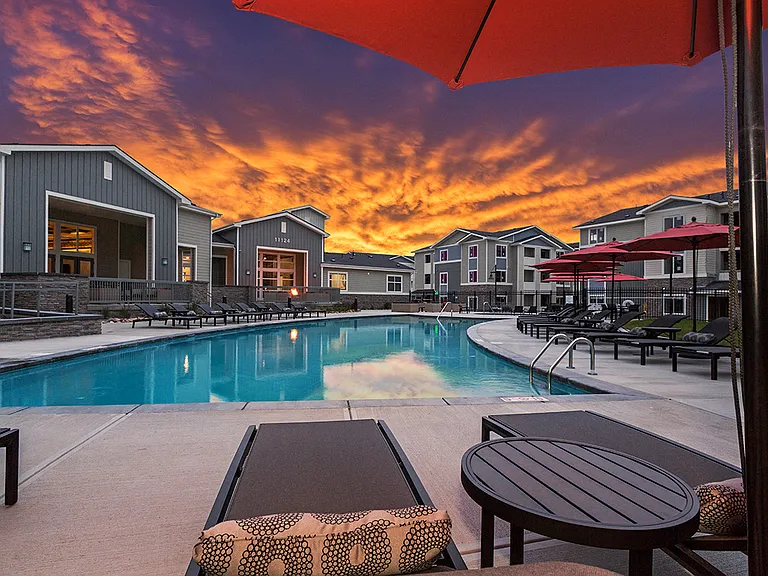 The Overlook at Interquest Apartments — Photo 16