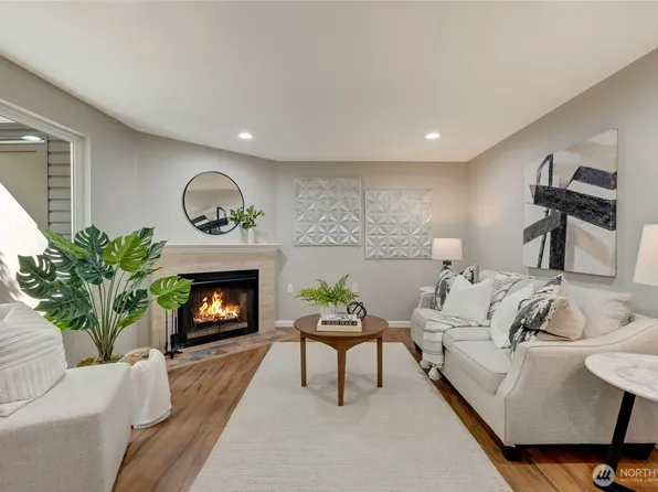 12724 NE 144th Street #E-104, Kirkland, WA 98034