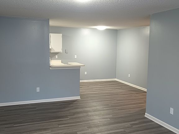 4th image of 704 Monarch Pl #704