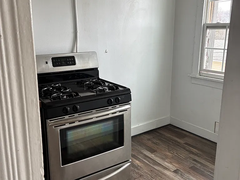 148 Barney St #2B — Photo 7