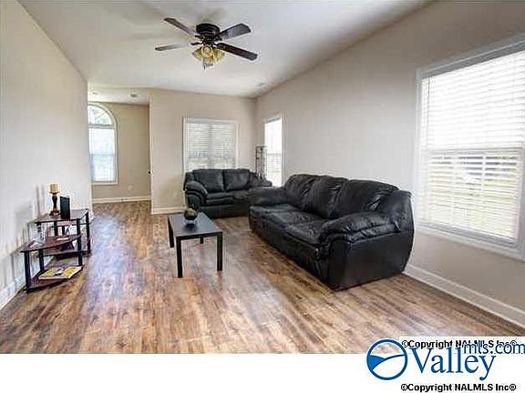 4th image of 102 Kaleigh Paige Cir #A