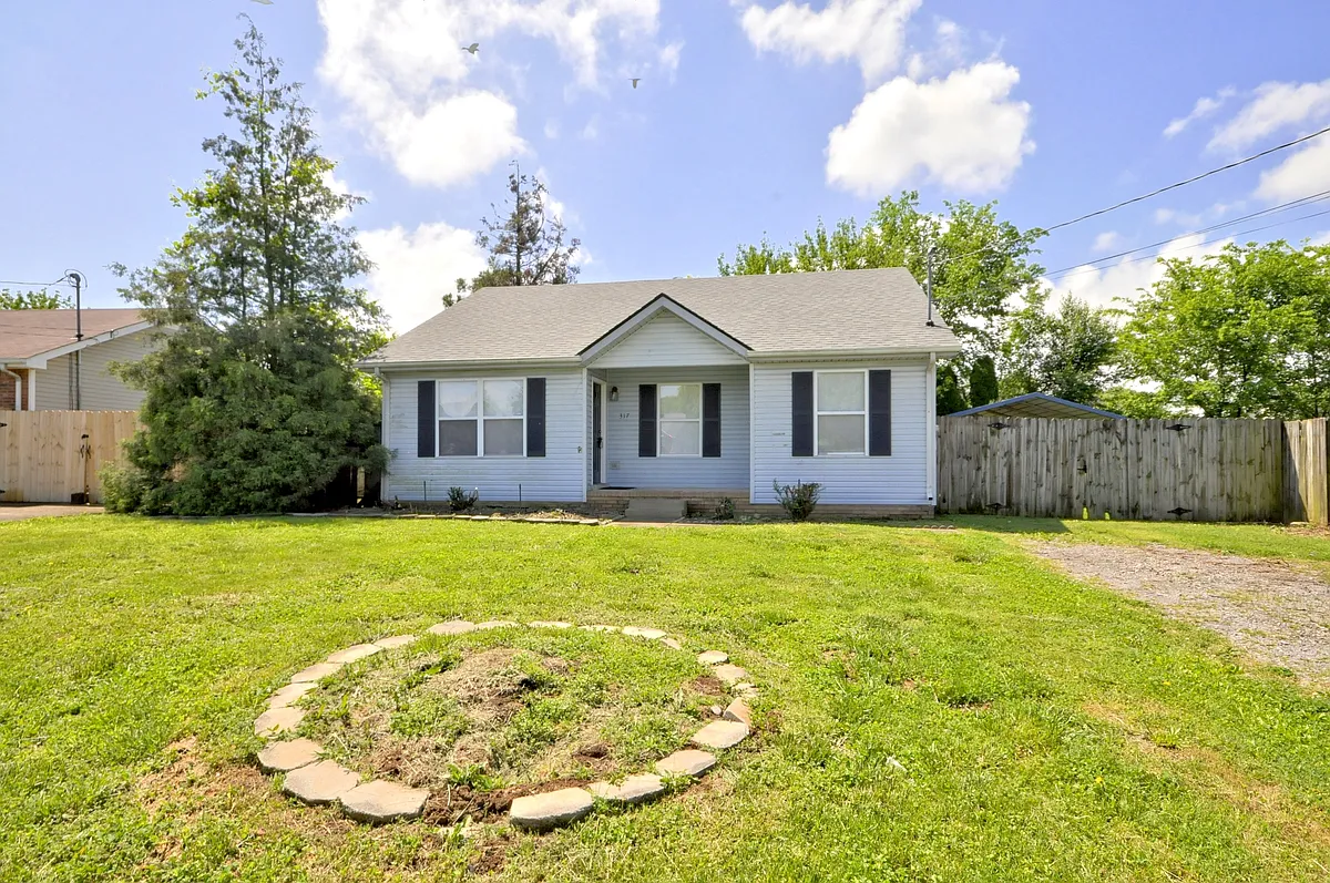Building Photo - 317 Pioneer Dr