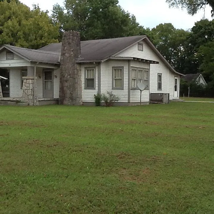 3 bed, 1470 sqft, $1,550 — Photo 1