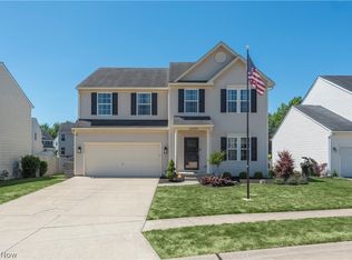 32049 Cottonwood Crst, North Ridgeville, OH 44039