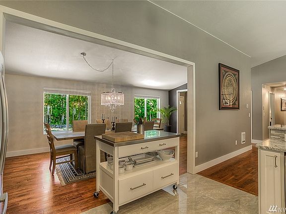 5th image of 43710 94th Avenue Ct E