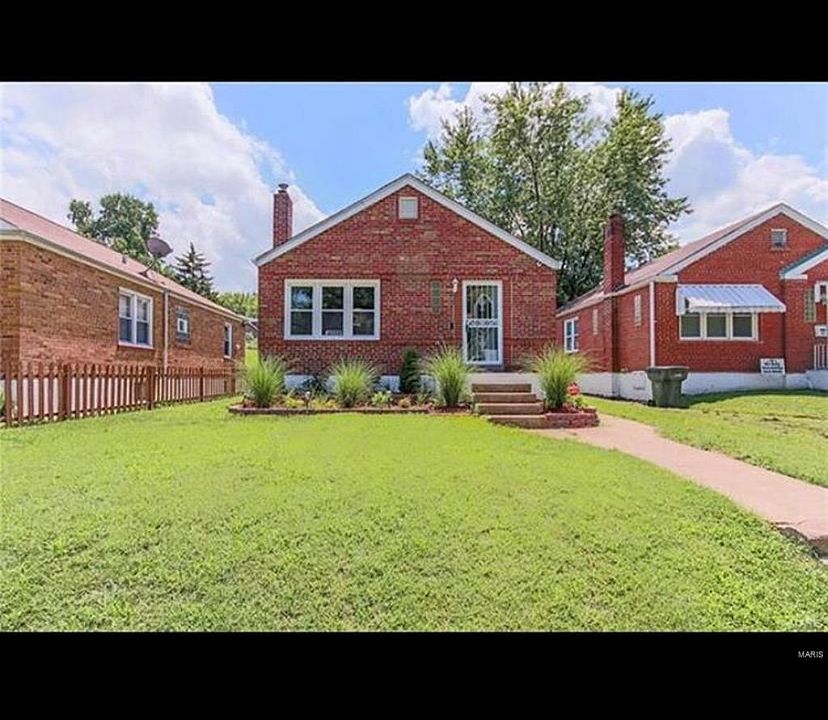 1st image of 1072 Riverview Blvd