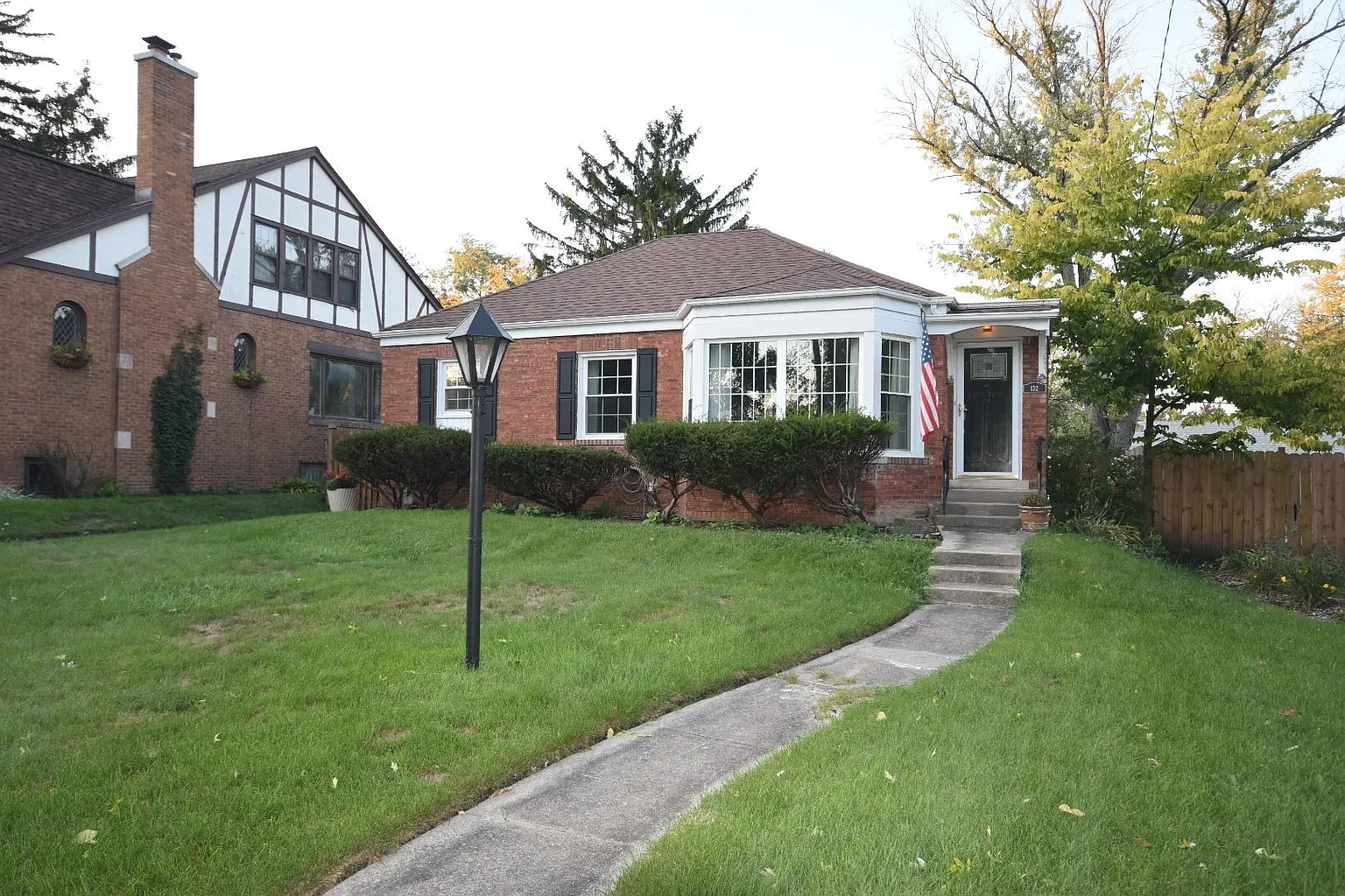 132 W Adams St photo 1