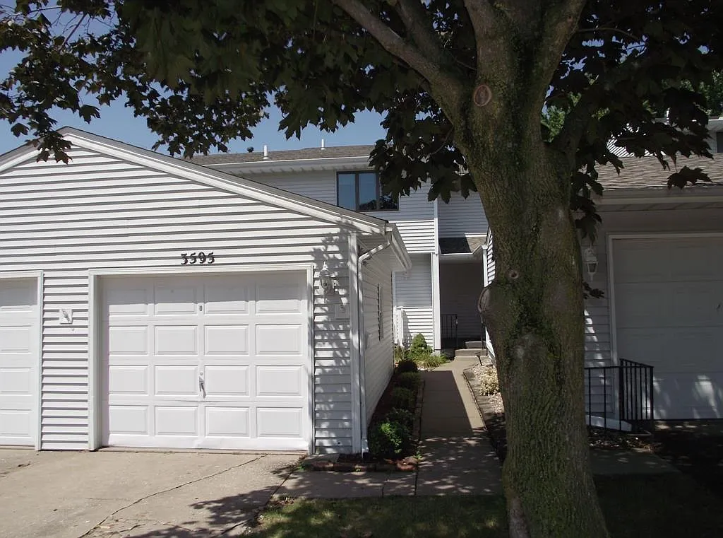 3595 Cedarview Ct photo 1