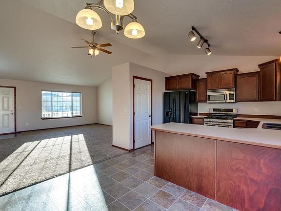2nd image of 1895 Warbler Ln