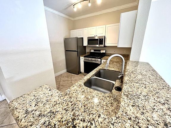 4th image of 2721 Via Murano #1-334