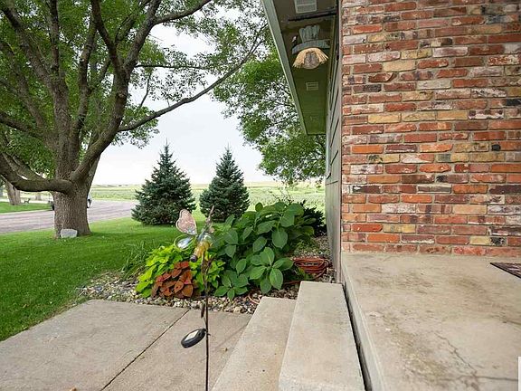 3rd image of 204 Cambier Dr