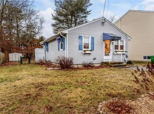 60 Balsam Rd, South Kingstown, RI 02879