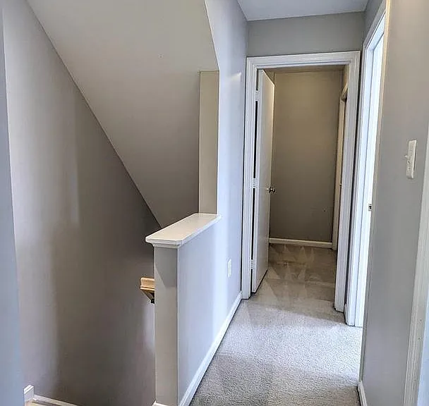 1009 Robin Hill Ter — Photo 7
