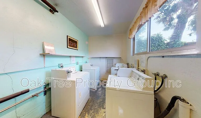 845 Macarthur Blvd #2 — Photo 19
