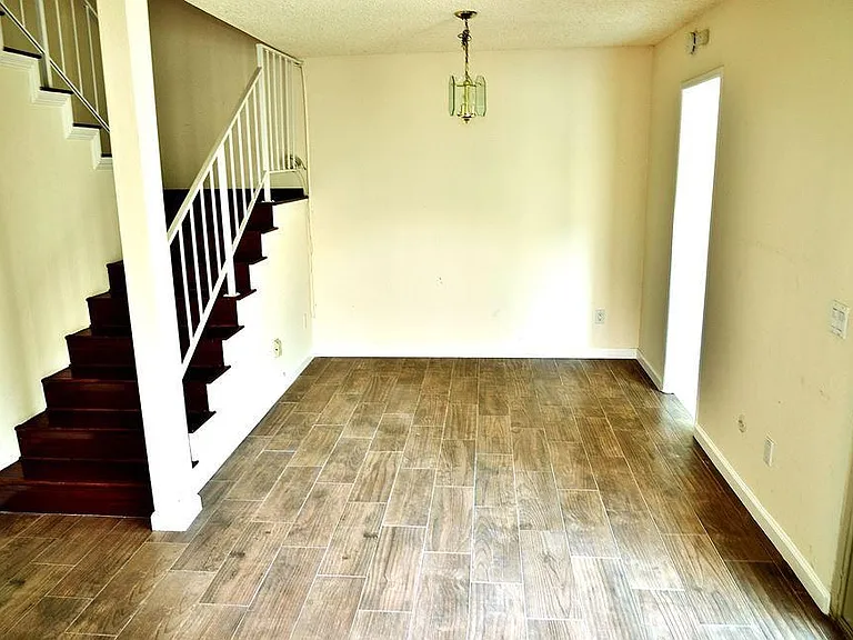 1533 S Del Mar Ave #K — Photo 8