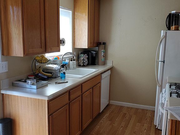 2nd image of 991 Wren Dr APT 1