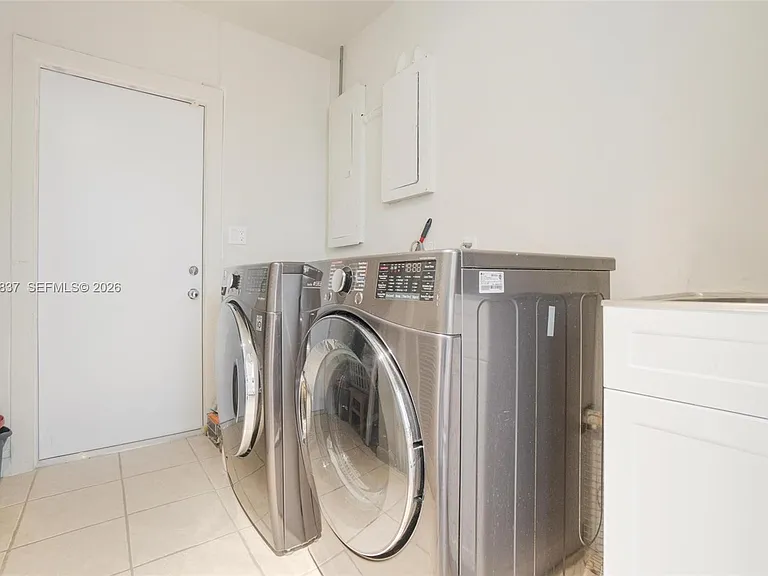 412 Gerona Ave — Photo 31