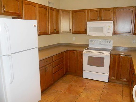 4th image of 1019 W Monona Dr