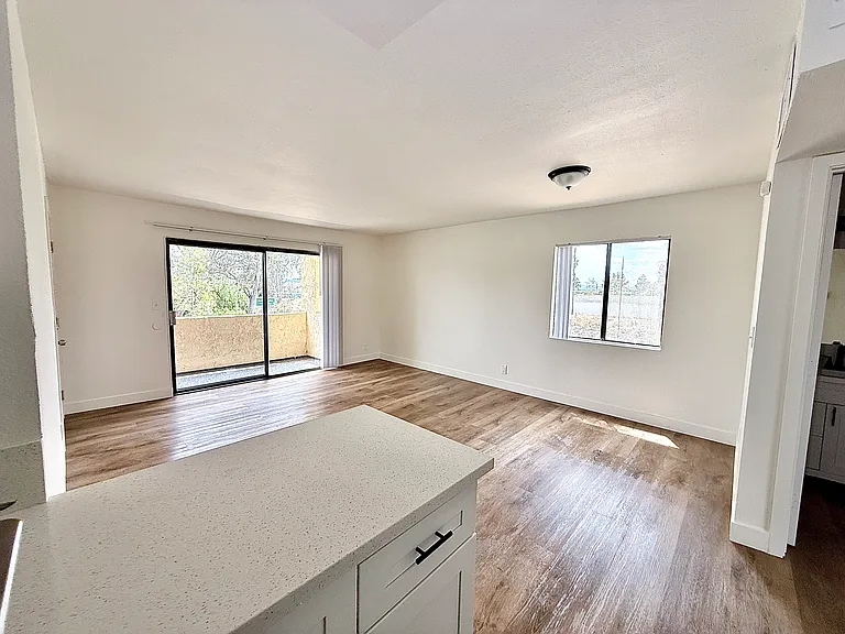 12521 Saticoy St #4 — Photo 12