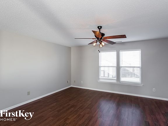 3rd image of 10865 Grace Dr