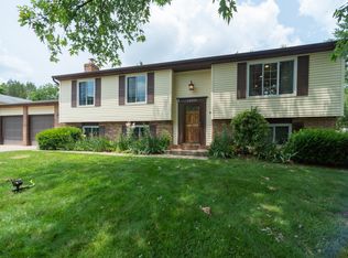 12828 Framingham Ct, Herndon, VA 20171