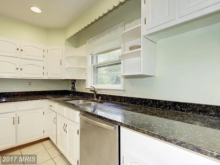 2702 Hughes Rd — Photo 7
