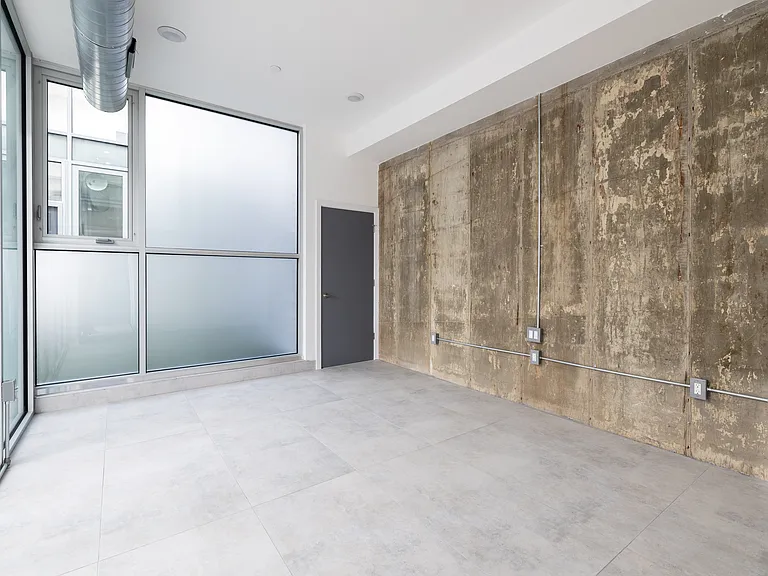1541 N 6th St #2 — Photo 33