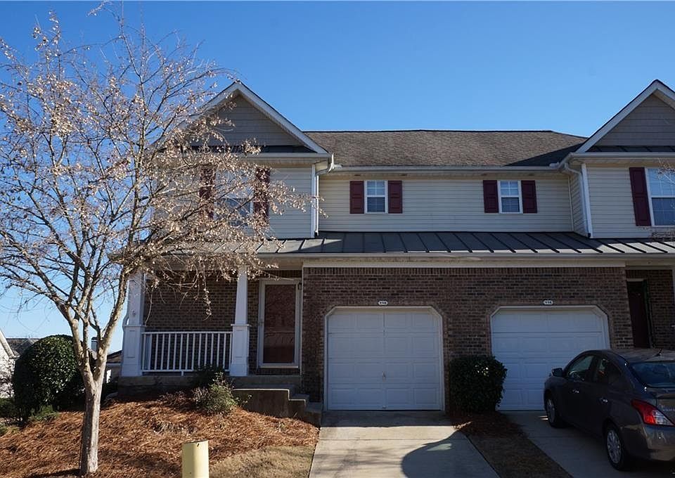 1st image of 118 Fox Creek Dr