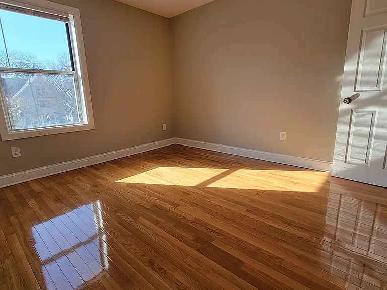 240 Sheffield Ave #1BB — Photo 10