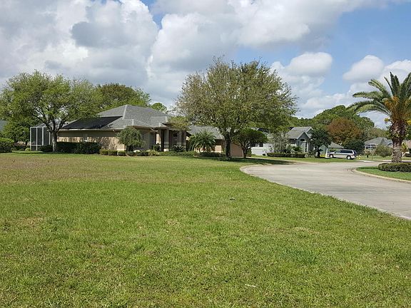 3rd image of 704 Dolphin Head Ln