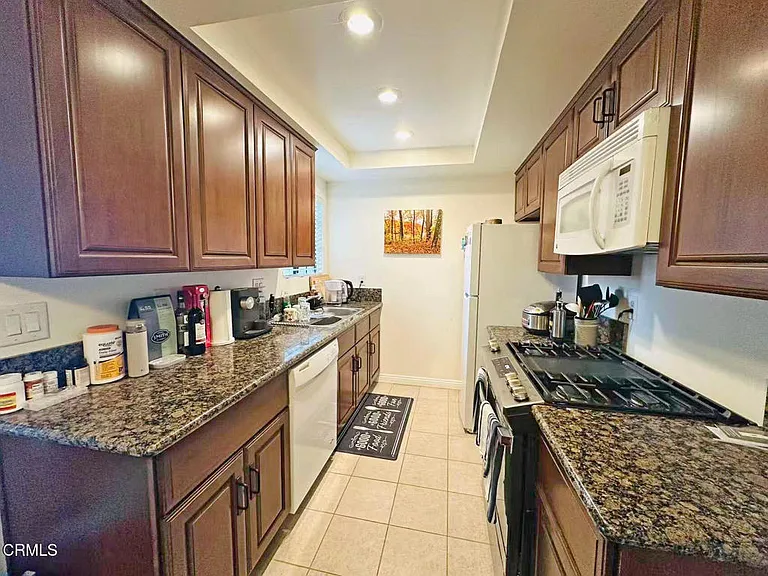1181 Packers Cir #118 — Photo 6