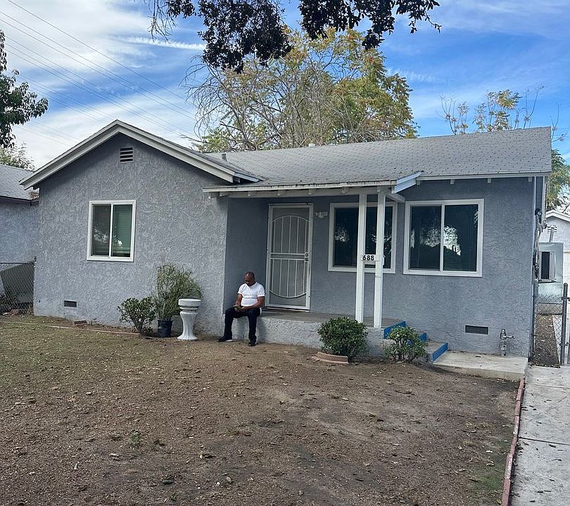 1st image of 688 W 20th St