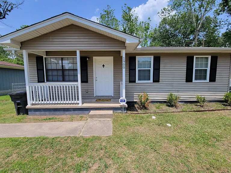 1900 Kelly Dr — Photo 8