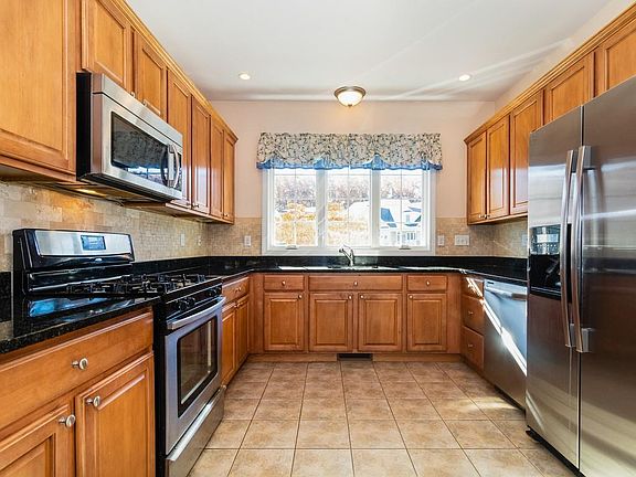 3rd image of 53 Grey Wolf Dr #53